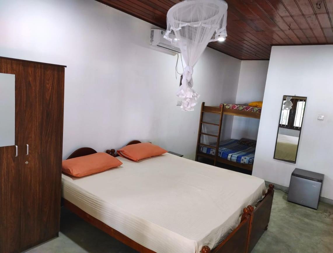Blue Corals Beach Bungalow Matara Exterior foto